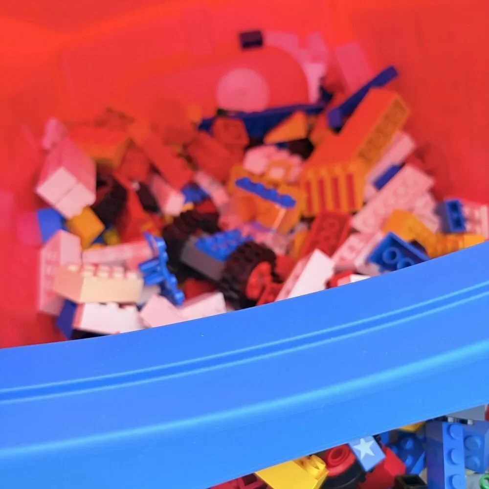 LEGO SYSTEM 1796 FREESTYLE Tub Lot 641 Pc Bucket Poster 3.44 Lbs
